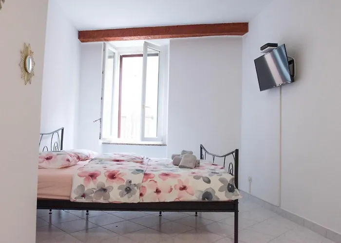 Da Διαμέρισμα *